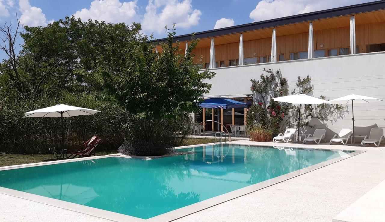 Hotel Gracanica Exteriör bild